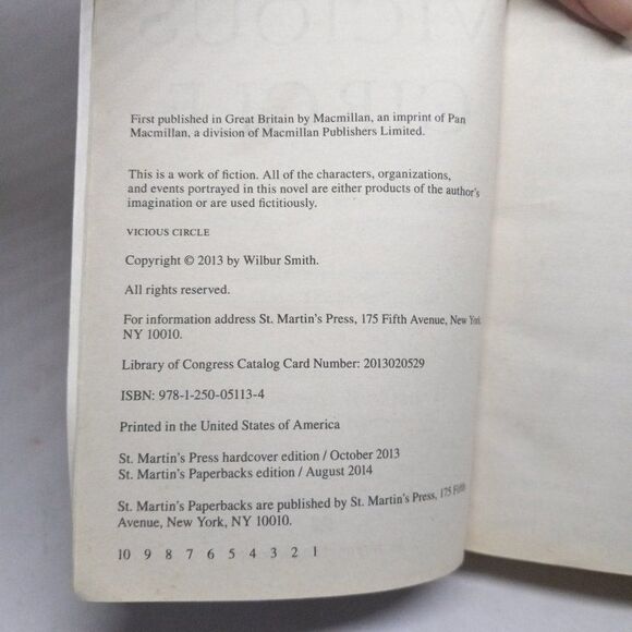 Vicious Circle Wilbur Smith-Trade Paperback-2014-Hector Cross Series-Thriller - Picture 8 of 8